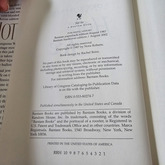 Hot Ice By Nora Roberts, Hardcover with Dust Jacket, Vintage, General Wear - Picture 7 of 8